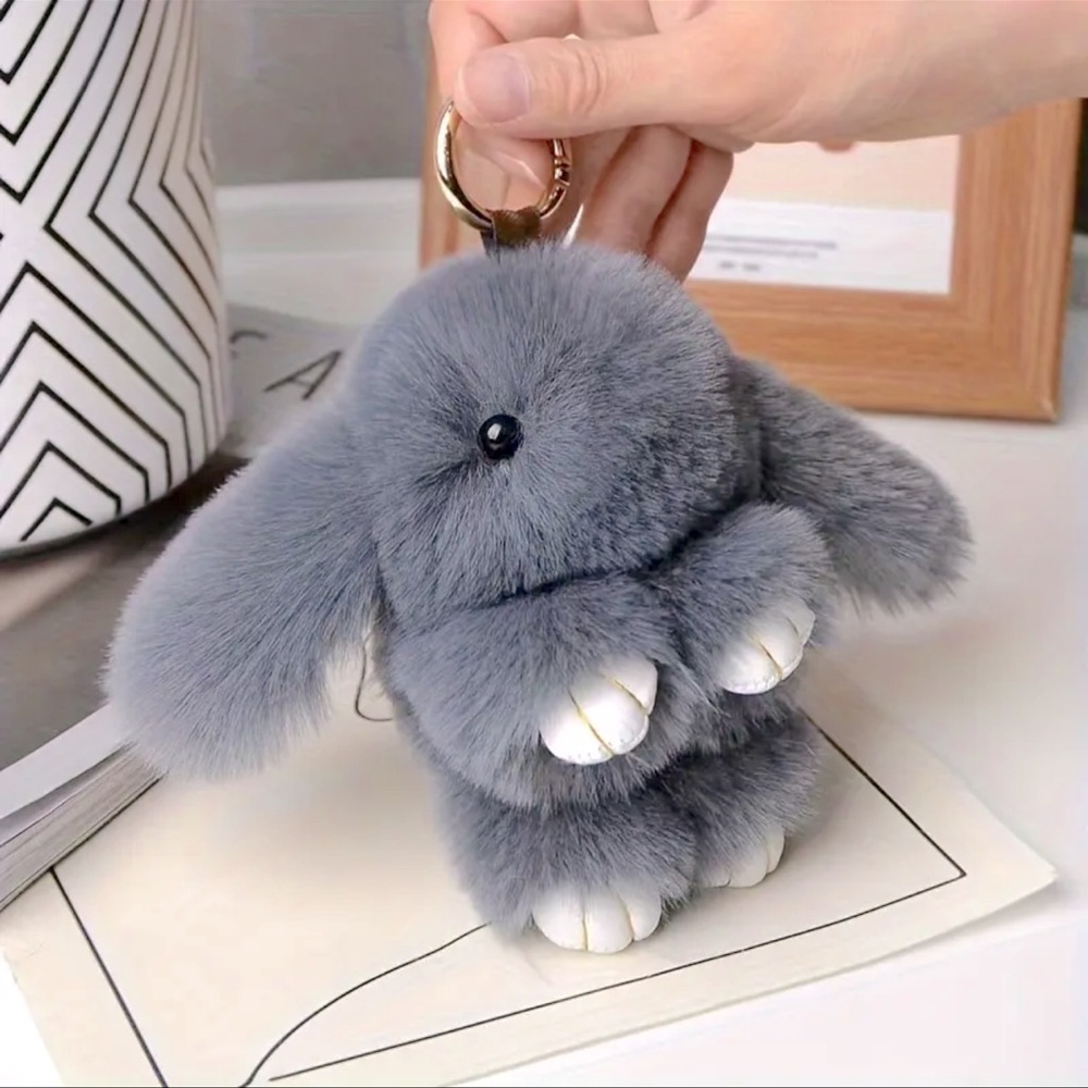 CUTE GREY 🐇 BUNNY KEYCHAIN SOFT ARTIFICIAL RABBIT PENDANT FOR CAR HANDBAG KEYS